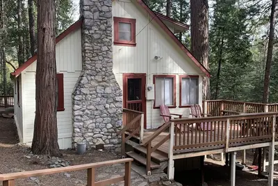 Image de Pondering Pines Cabin \/ Entouré de locations de vacances Non adhésion Silencieux \/ \/ Lac