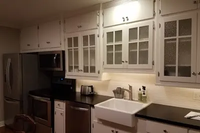 Image de 6 pâtés de maisons de la rue principale du centre-ville - idéal pour le week-end pour les familles et les filles