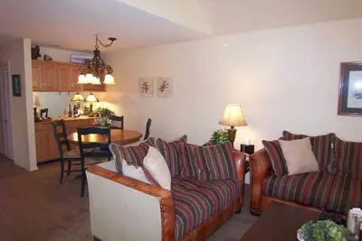Image de Niché au cœur de Incline Village Il offre une retraite parfaite