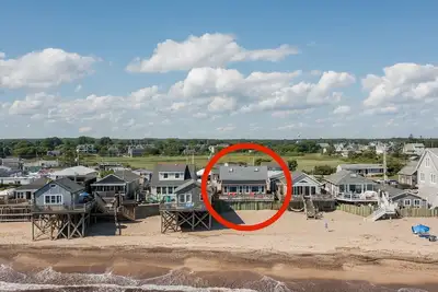 Image de Propriété face à l'océan avec accès à la plage!