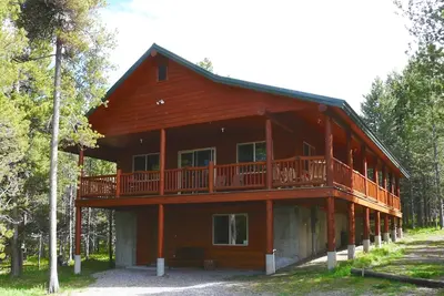 Image de Nouveau chalet spacieux à proximité de Yellowstone - des sentiers de Vtt, pêche et la motoneige!