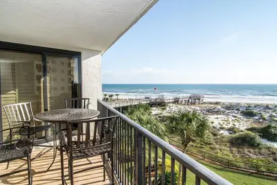 Image de Récemment mis à jour condo front de plage w / balcon et vue imprenable sur le golfe!
