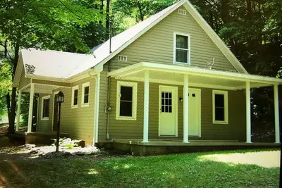 Image de Cottage Near Caves, WiFi, Billard, Bain à remous, Grill, Foyer, Animaux acceptés, Tv