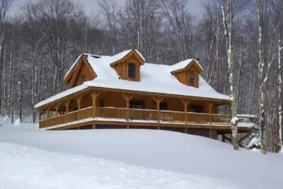 Image de Authentic Log Cabin - 11 Acre Lake, Central Ac, Hot tub, WiFi