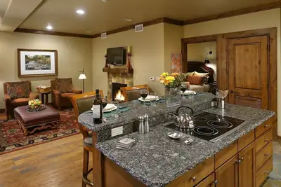 Image de Superbe condo de luxe avec services complets Ă Aspen disponible pour la semaine des jeux X. . 1 lit 1 chambre