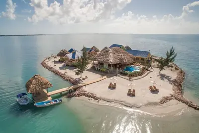 Image de Île privée exclusive avec vue à 360 degrés sur l'océan.