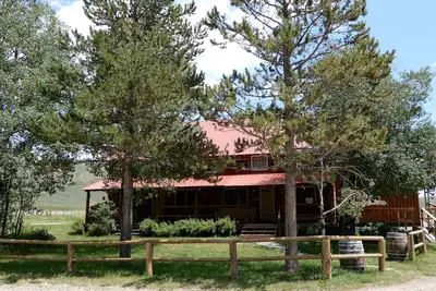 Image de Authentique et charmant Western Ranch