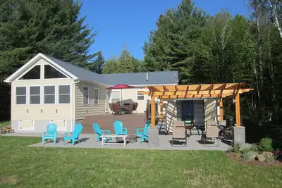 Image de Cottage au bord du lac rénové isolé / calme pour les familles / pas de grands groupes, 10 personnes