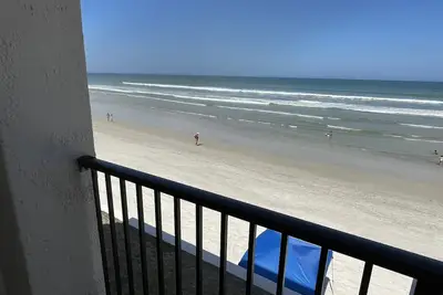 Image de Superbe, magnifique condo direct sur la plage en bord de mer! ! 7e nuit gratuite!