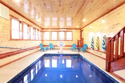 Une vue paradisiaque aussi ~ 6 Br, 6. 5 Cabine de bain w / piscine intérieure, théâtre, salle de jeux, et bain à remous ~ 28 personnes
