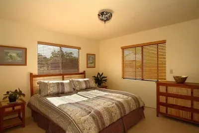 Image de 80 / Nuit. . . 2br / 1ba Maison à Kamuela rural