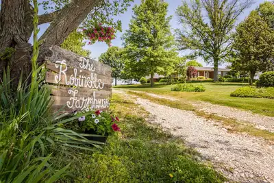 Image de La Robinette House: vue sans fin de terres agricoles de roulement