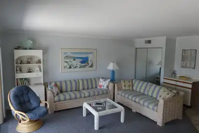 Image de Bloc de l'océan, les étapes de la plage, 2br 2b Midtown