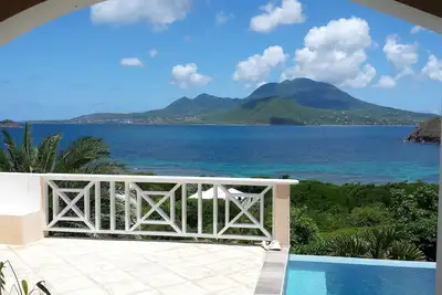 Image de Villa avec vue imprenable, belles plages