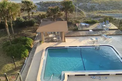 Image de Oceanfront, vue magnifique, 4ème étage donnant sur la piscine