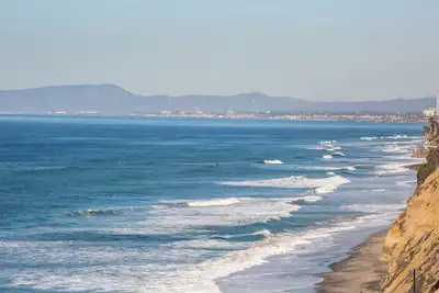 Image de 2 chambres \/ 2 salles de bain Oceanfront avec grande cour et espace de divertissement Pet Friendly