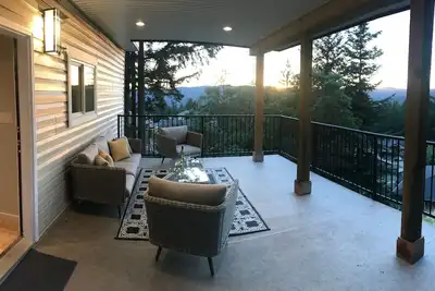 Image de Une chambre, suite au sommet d'une colline - belle et privée!