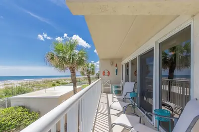Image de Condo Beach Front entièrement rénové 8/2018