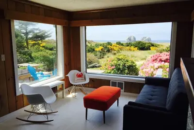 Image de Crabalope - Ocean Front, 5 chambres, 3 salles de bain avec bain à remous et arcade!