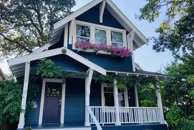 Image de Downtown Craftsman Bungalow (en face du Children's Park)
