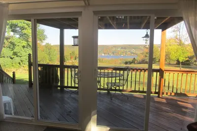 Image de Chalet avec vue sur le lac de Keuka au coeur du vignoble