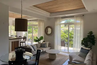 Image de Penthouse Leora Pacifico - 2 Masters, 3 terrasses, piscine, gymnase, marcher partout!