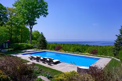 Image de Piscine de 50 pi, bain Ă remous, 22 acres avec magnifiques couchers de soleil et plage de la baie Georgienne