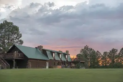 Image de 450 acres privés avec 3/4 milles de rivière! Étangs, forêt, pêche, randonnée!