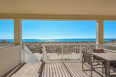 Image de Incroyable 3br / 3ba Beach Front Town Home avec accès à la piscine - Mises à jour actuelles!