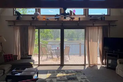 Belle cabine au bord du fleuve sur le Mississippi avec une vue imprenable, accès au quai