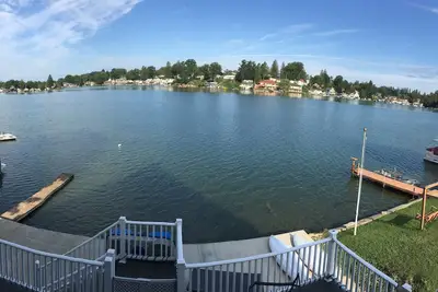 Image de Belle maison de vacances au bord du lac sur Limelake. Près d'Ellicottville.