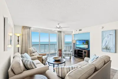 Image de Crescent Shores 1008, Condo de 3 Chambres sur le Front de Mer, Bain à Remous et Connexion Wi-fi Gratuite!