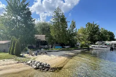 Plaisir En Famille, Traverse City * Paddle Board * Kayak * 100 'PRIVÉ Sandy Beach Long Lake