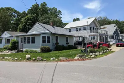 Image de Séjournez toute l'année au Memories Cottage, à York Beach, dans le Maine!