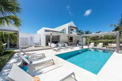 Image de Picture Perfect Villa de 5 chambres à Grace Bay.