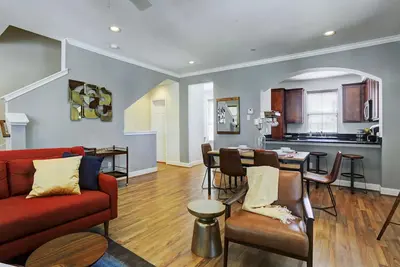 Image de Luxury Resort * Style westelm House * Dans Heart Of Tx Med Center & Nrg Stadium