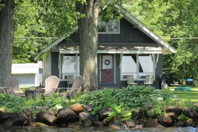 Image de Maison privée Chautauqua Lake - 75 Ft Lake Front - Dock disponible - Animaux acceptés