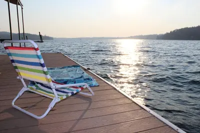 Image de Profitez du lac vierge Hayden dans une maison isolée Waterfront