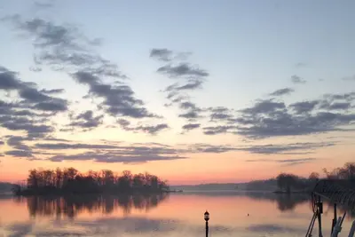 Image de Maison confortable sur le lac Magician