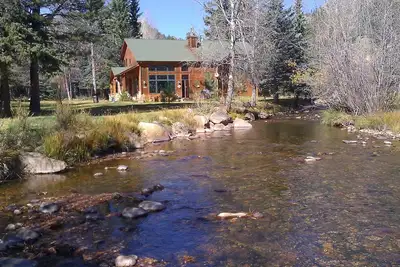 Image de Cabine sur Fall River, Ă pied de la ville et Rmnp