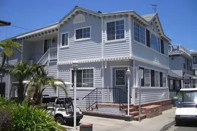 Image de Spacieuse maison de 5 chambres à 1 pâté de maisons de la plage