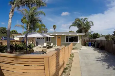 Image de Cozy Cottage One Mile de la plage pour 8 personnes, animaux acceptés