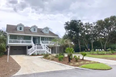 Image de Piscine PRIVÉE - Maison rénovée à proximité de la plage - Une voiturette de golf incluse
