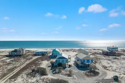 Image de Sandy Bottoms! Front de mer! Meilleure plage! Avis 5 étoiles! Pas de frais cachés!