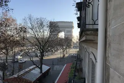 Image de Soyez à côté des Champs-Élysée!
