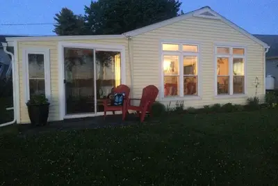 Image de Le «Yellow Cottage» au bord de l'eau Little Sodus / Fair Haven Bay