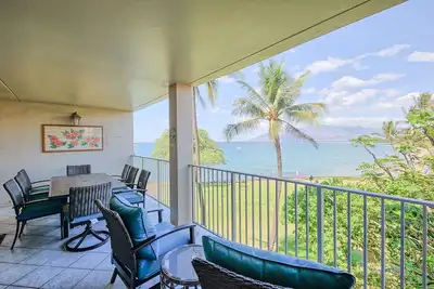 Image de Incroyable vue sur l'océan et les eaux blanches À Partir De 425 $ ~ Royal Mauian Ocean Front # 402
