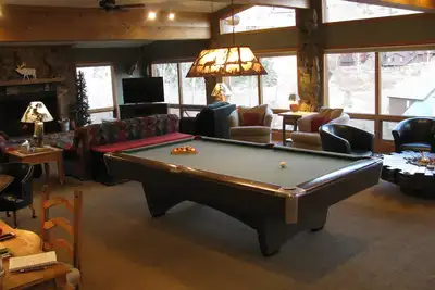 Image de Les Meilleures Vues du mont. Cb! Maison de 5000 pieds carrés avec plan d'étage ouvert, 5bd \/ 4. 5bath