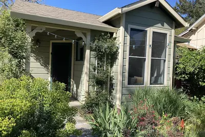 Image de Healdsburg Cottage dans le centre-ville historique - Ă pied de la Plaza