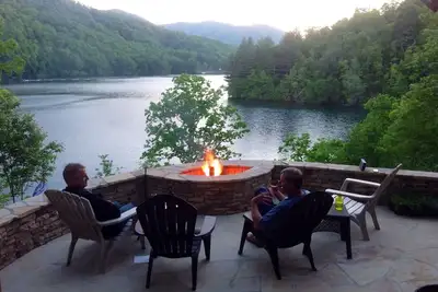 Image de Nantahala Lakefrt Mtn Escape- \/ Wifi \/ Firepit \/ Big Screen \/ Generator-45min To Casino
